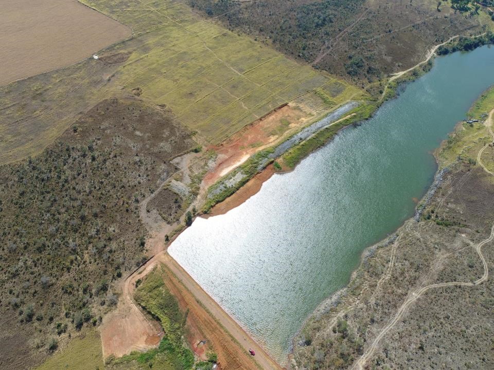 Construção de barragem